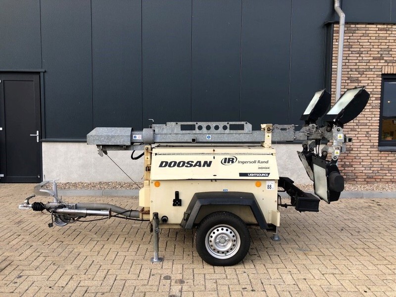 Ingersoll Rand Kubota LT6K 9 meter light tower generator - Осветительная мачта: фото 1 Ingersoll Rand Kubota LT6K 9 meter light tower generator - Осветительная мачта: фото 1
