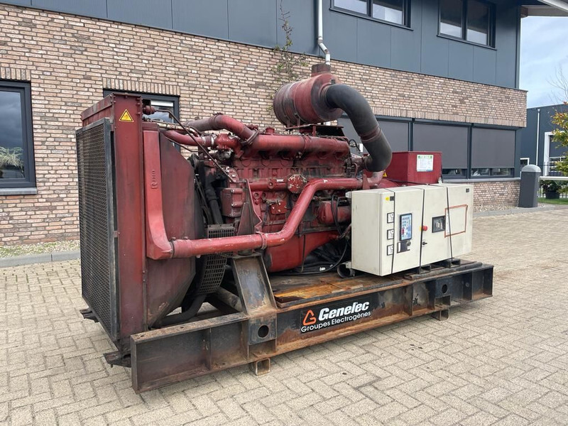 Iveco 8210 DRI 26 Marelli 300 kVA generatorset - Электрогенератор: фото 2 Iveco 8210 DRI 26 Marelli 300 kVA generatorset - Электрогенератор: фото 2