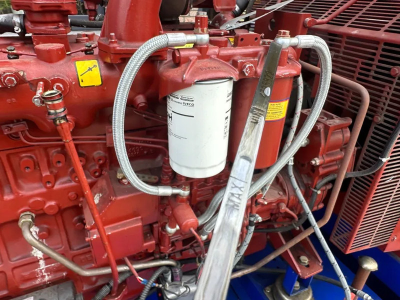Iveco 8361 SRI 26.07 A550 Leroy Somer 292 kVA generatorset ex Emergency - Электрогенератор: фото 5 Iveco 8361 SRI 26.07 A550 Leroy Somer 292 kVA generatorset ex Emergency - Электрогенератор: фото 5