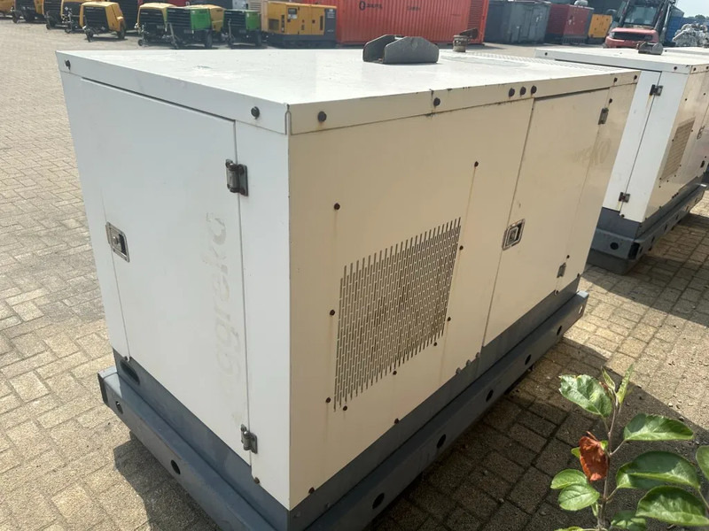Электрогенератор Iveco FPT F32 AM1A Leroy Somer 32 kVA Silent generatorset 368 hours !: фото 12