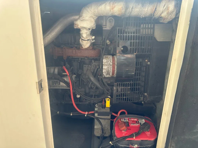 Электрогенератор Iveco FPT F32 AM1A Leroy Somer 32 kVA Silent generatorset 368 hours !: фото 7
