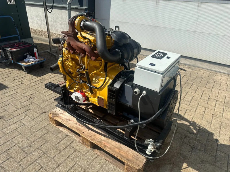 John Deere 3029 Stamford 30 kVA generatorset - Электрогенератор: фото 2 John Deere 3029 Stamford 30 kVA generatorset - Электрогенератор: фото 2