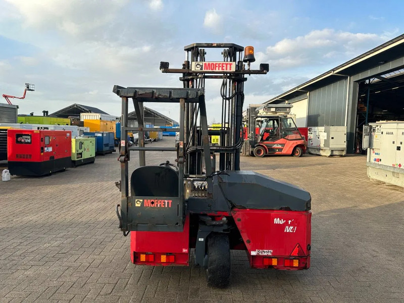Moffett M4 20.1 Kubota Diesel Kooiaap 2 ton Sideshift Positioner Meeneemheftruck - Мобильный вилочный погрузчик: фото 3 Moffett M4 20.1 Kubota Diesel Kooiaap 2 ton Sideshift Positioner Meeneemheftruck - Мобильный вилочный погрузчик: фото 3