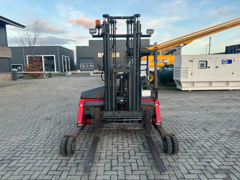 Moffett M4 20.1 Kubota Diesel Kooiaap 2 ton Sideshift Positioner Meeneemheftruck - Мобильный вилочный погрузчик: фото 5 Moffett M4 20.1 Kubota Diesel Kooiaap 2 ton Sideshift Positioner Meeneemheftruck - Мобильный вилочный погрузчик: фото 5