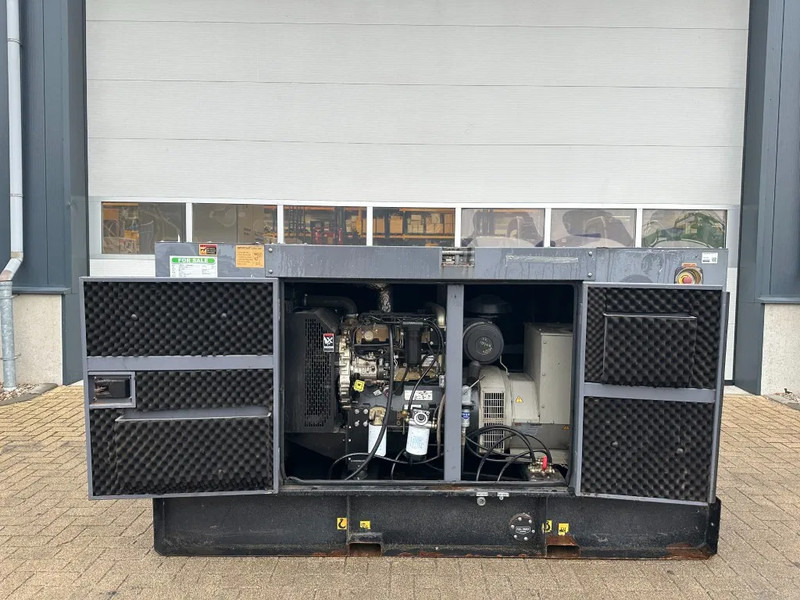 Perkins 1104D-44T Stamford 63 kVA Silent generatorset - Электрогенератор: фото 2 Perkins 1104D-44T Stamford 63 kVA Silent generatorset - Электрогенератор: фото 2