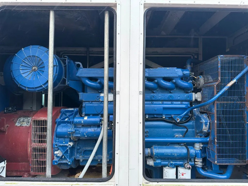 Perkins 2006 TG2A FG Wilson Stamford 250 kVA Silent generatorset - Электрогенератор: фото 2 Perkins 2006 TG2A FG Wilson Stamford 250 kVA Silent generatorset - Электрогенератор: фото 2