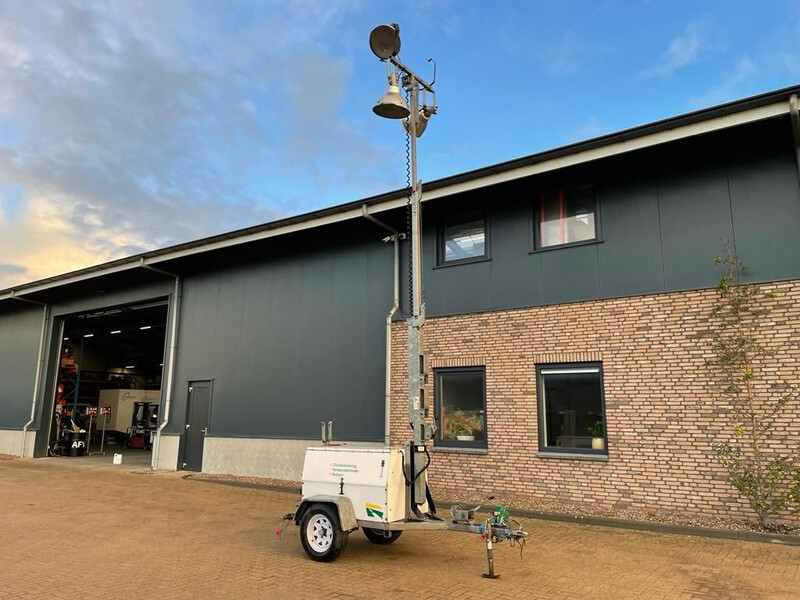 Perkins Mecc Alte Spa 5 kVA Mobiele Lichtmast Aggregaat Light Tower - Осветительная мачта: фото 5 Perkins Mecc Alte Spa 5 kVA Mobiele Lichtmast Aggregaat Light Tower - Осветительная мачта: фото 5