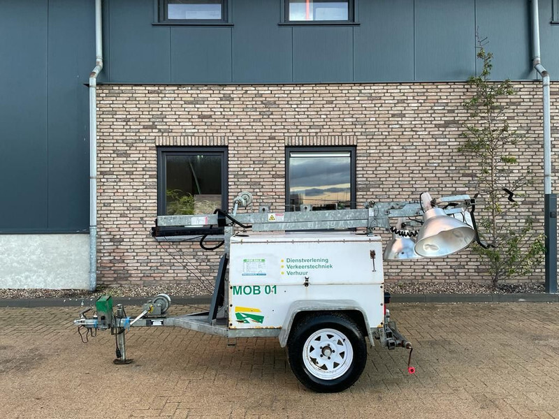 Perkins Mecc Alte Spa 5 kVA Mobiele Lichtmast Aggregaat Light Tower - Осветительная мачта: фото 1 Perkins Mecc Alte Spa 5 kVA Mobiele Lichtmast Aggregaat Light Tower - Осветительная мачта: фото 1