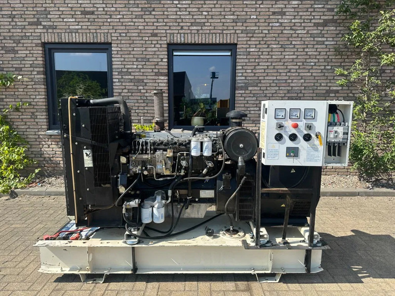 Perkins Stamford 100 kVA noodstroom generatorset - Электрогенератор: фото 1 Perkins Stamford 100 kVA noodstroom generatorset - Электрогенератор: фото 1