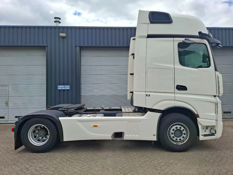 Mercedes-Benz Actros 1845 GIGASPACE more pcs in stock - Тягач: фото 5 Mercedes-Benz Actros 1845 GIGASPACE more pcs in stock - Тягач: фото 5