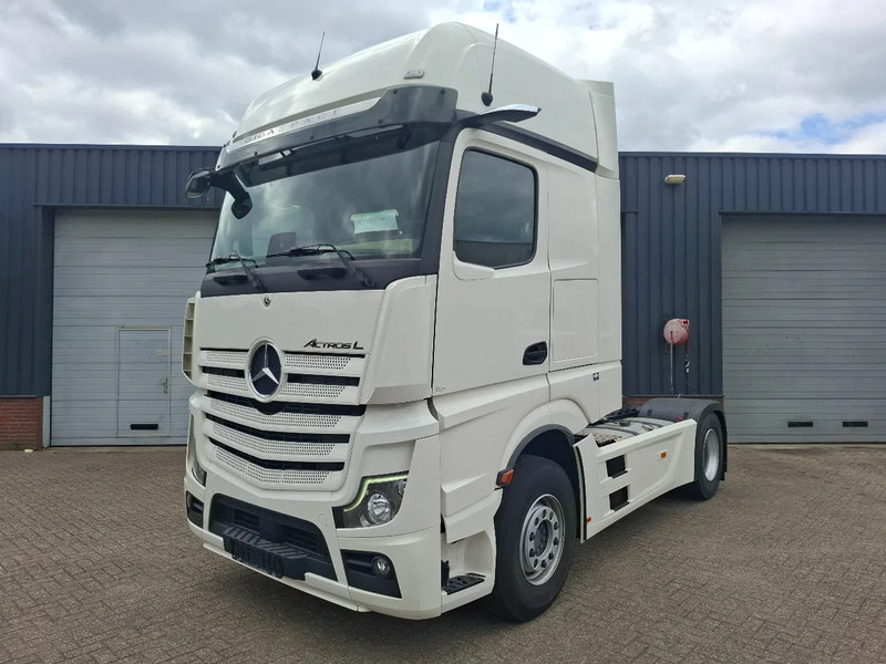 Mercedes-Benz Actros 1845 GIGASPACE more pcs in stock - Тягач: фото 2 Mercedes-Benz Actros 1845 GIGASPACE more pcs in stock - Тягач: фото 2