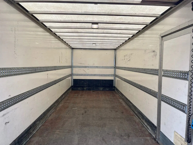 Грузовик с закрытым кузовом DAF CF 230 FA: фото 12 Грузовик с закрытым кузовом DAF CF 230 FA: фото 12