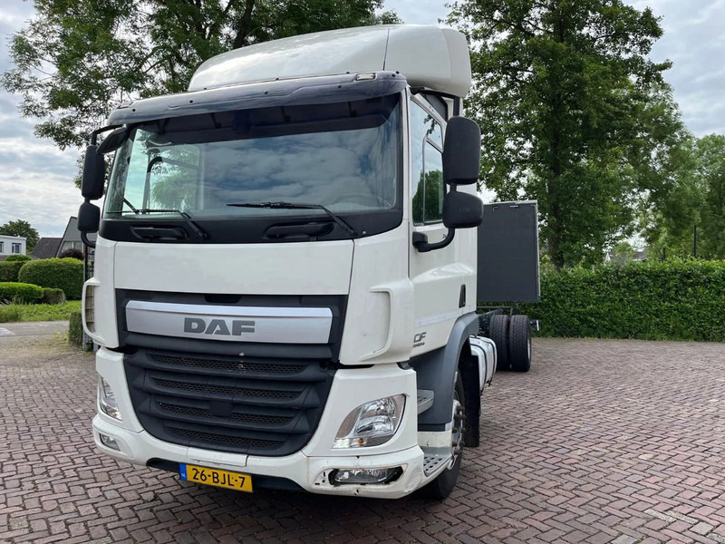 DAF CF 260 CF 260 FA CHASSIS CABINE EURO 6 - Грузовик-шасси: фото 2 DAF CF 260 CF 260 FA CHASSIS CABINE EURO 6 - Грузовик-шасси: фото 2