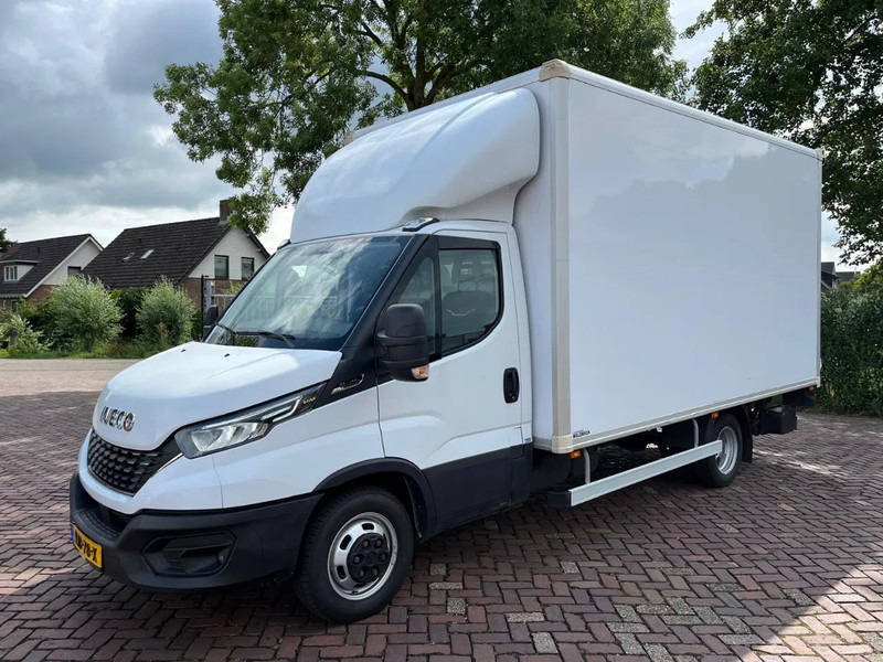 Iveco Daily 35C16 Laadklep (15 diverse modellen op voorraad) - Фургон с закрытым кузовом, Грузопассажирский фургон: фото 1 Iveco Daily 35C16 Laadklep (15 diverse modellen op voorraad) - Фургон с закрытым кузовом, Грузопассажирский фургон: фото 1