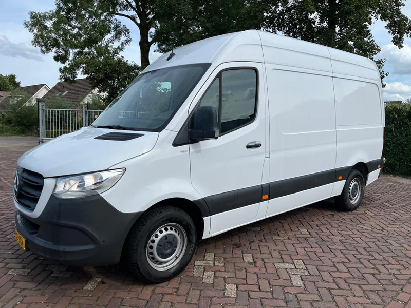 Mercedes-Benz Sprinter 317 1.9 CDI L2H1 - Цельнометаллический фургон, Грузопассажирский фургон: фото 1 Mercedes-Benz Sprinter 317 1.9 CDI L2H1 - Цельнометаллический фургон, Грузопассажирский фургон: фото 1