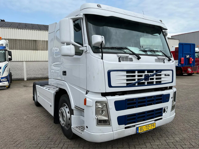 Volvo FM 9 MOTOR DEFECT (motor start wel maar kan niet rijden) - Тягач: фото 4 Volvo FM 9 MOTOR DEFECT (motor start wel maar kan niet rijden) - Тягач: фото 4