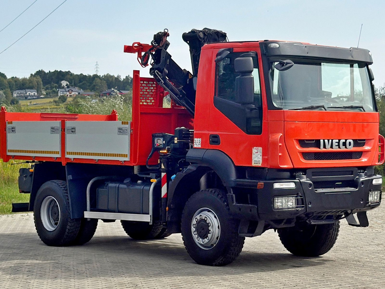 Iveco TRAKKER 190T36 * HIAB 111 ES-2 HIDUO * 4x4 * TOP - Самосвал, Автоманипулятор: фото 4 Iveco TRAKKER 190T36 * HIAB 111 ES-2 HIDUO * 4x4 * TOP - Самосвал, Автоманипулятор: фото 4