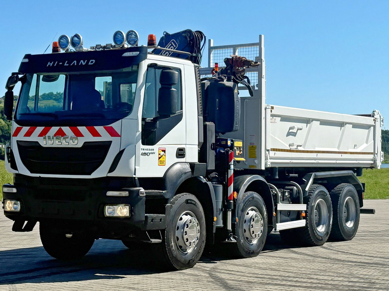 Iveco TRAKKER 450 * FASSI F215A.0.22 + FUNK / 8x4 *TOP - Самосвал, Автоманипулятор: фото 5 Iveco TRAKKER 450 * FASSI F215A.0.22 + FUNK / 8x4 *TOP - Самосвал, Автоманипулятор: фото 5