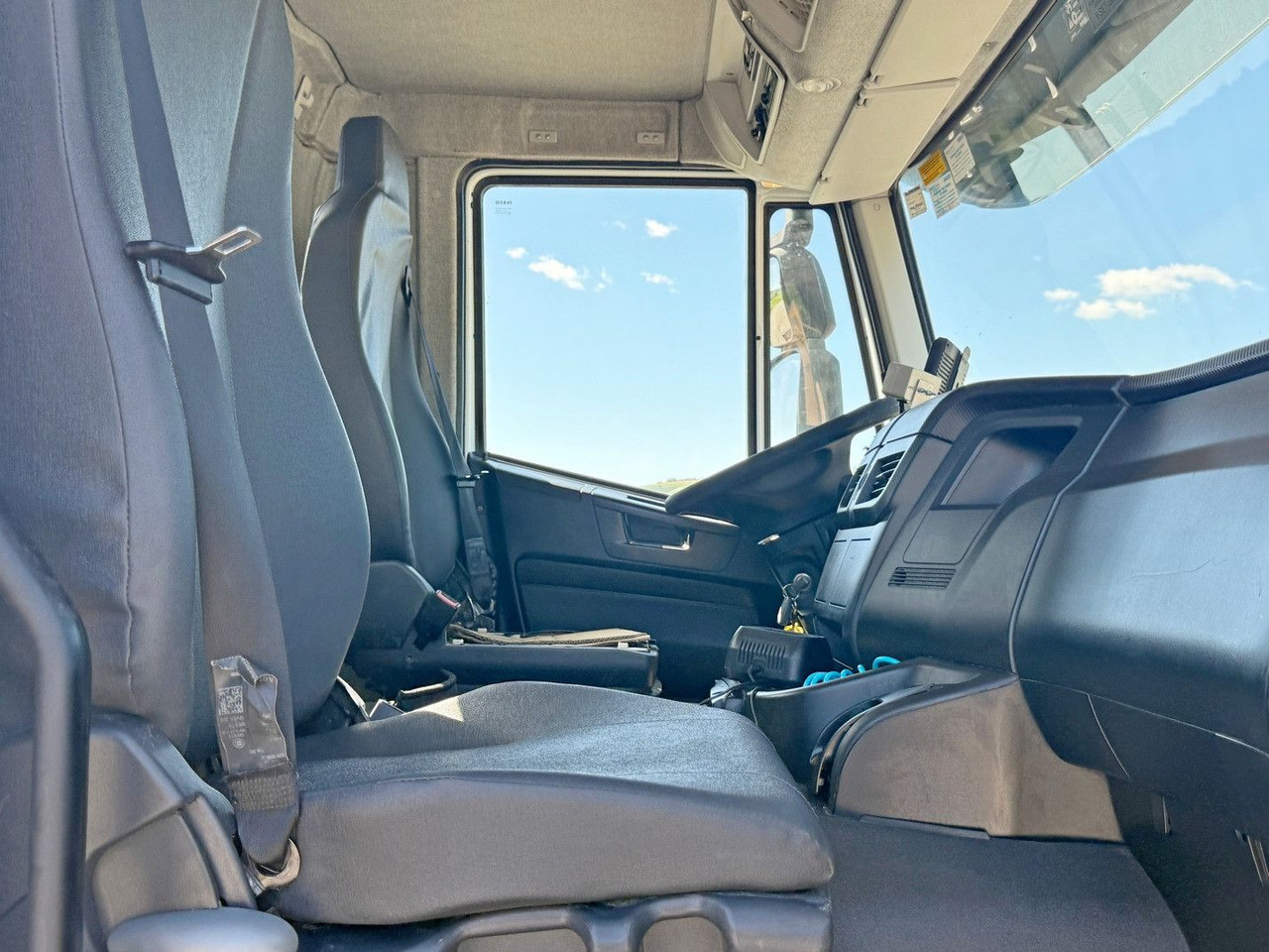 Самосвал, Автоманипулятор Iveco TRAKKER 450 * FASSI F215A.0.22 + FUNK / 8x4 *TOP: фото 11