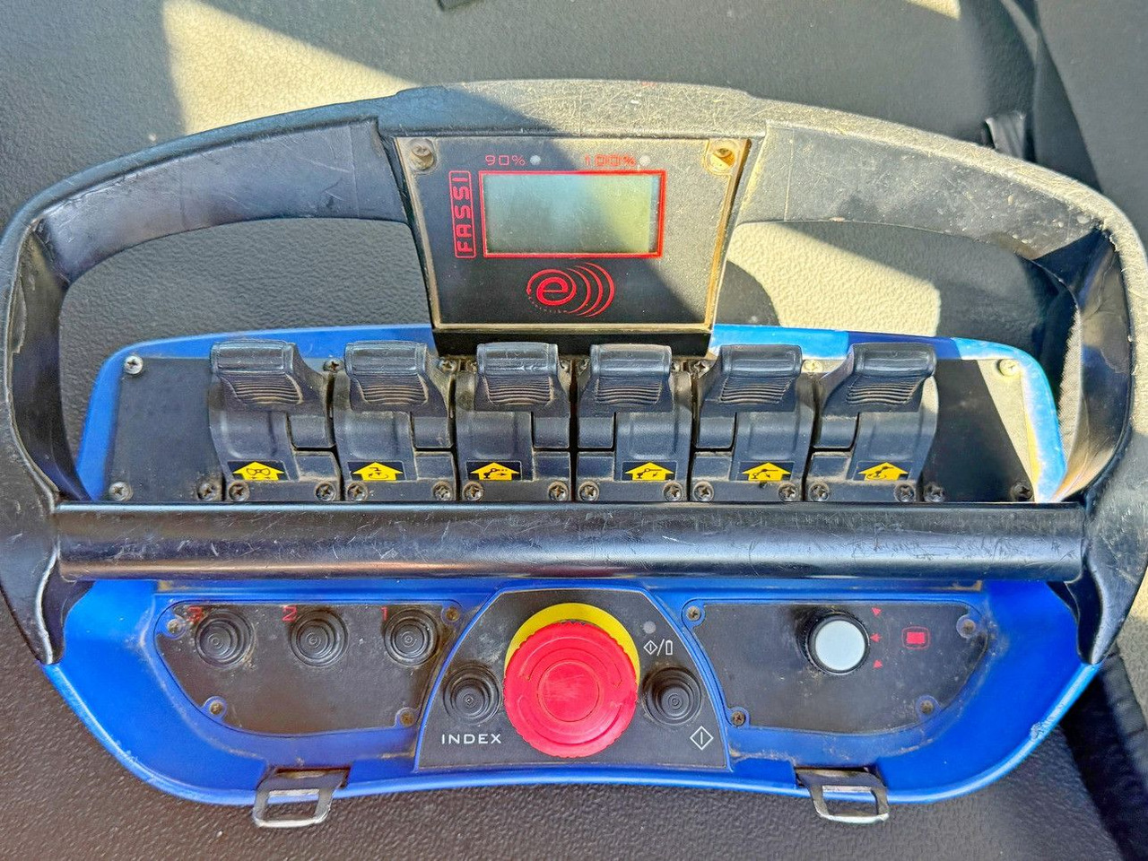 Iveco TRAKKER 450 * FASSI F215A.0.22 + FUNK / 8x4 *TOP в лизинг Iveco TRAKKER 450 * FASSI F215A.0.22 + FUNK / 8x4 *TOP: фото 12