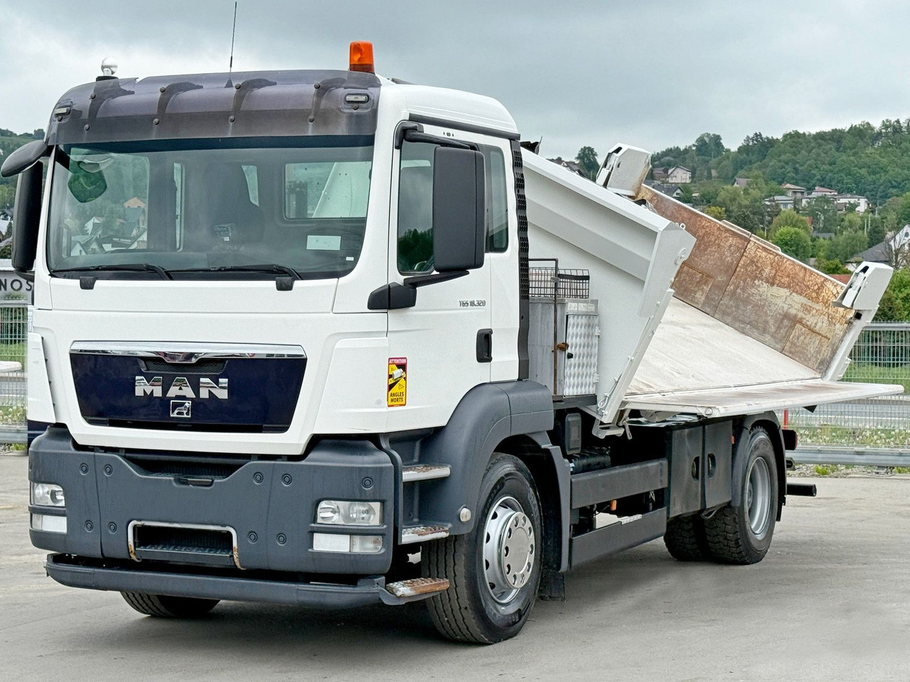 MAN TGS 18.320 * KIPPER 4,95m + BORDMATIC*TOPZUSTAND - Самосвал, Автоманипулятор: фото 4 MAN TGS 18.320 * KIPPER 4,95m + BORDMATIC*TOPZUSTAND - Самосвал, Автоманипулятор: фото 4