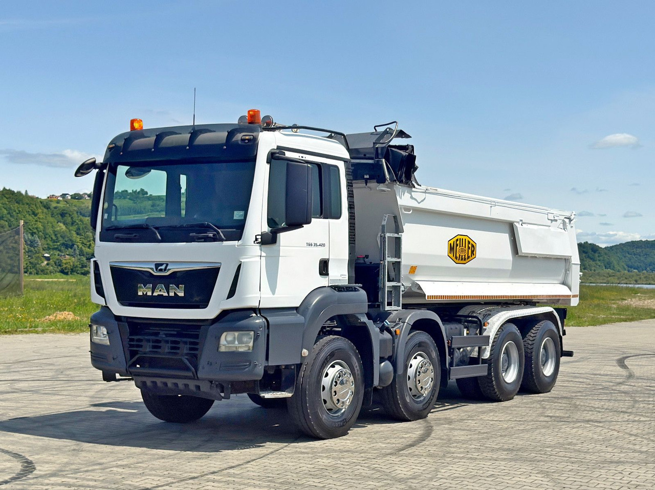 MAN TGS 35.420 KIPPER * 8x4 * TOPZUSTAND - Самосвал: фото 1 MAN TGS 35.420 KIPPER * 8x4 * TOPZUSTAND - Самосвал: фото 1