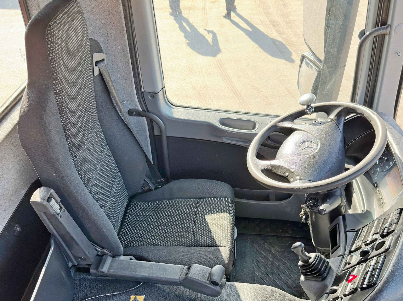 Фото интерьера 1: Новый Крюковой мультилифт, Автоманипулятор Mercedes-Benz ACTROS 2544 * ABROLLKIPPER * LHO L190Z(78) * TOP Фото интерьера 1: Новый Крюковой мультилифт, Автоманипулятор Mercedes-Benz ACTROS 2544 * ABROLLKIPPER * LHO L190Z(78) * TOP