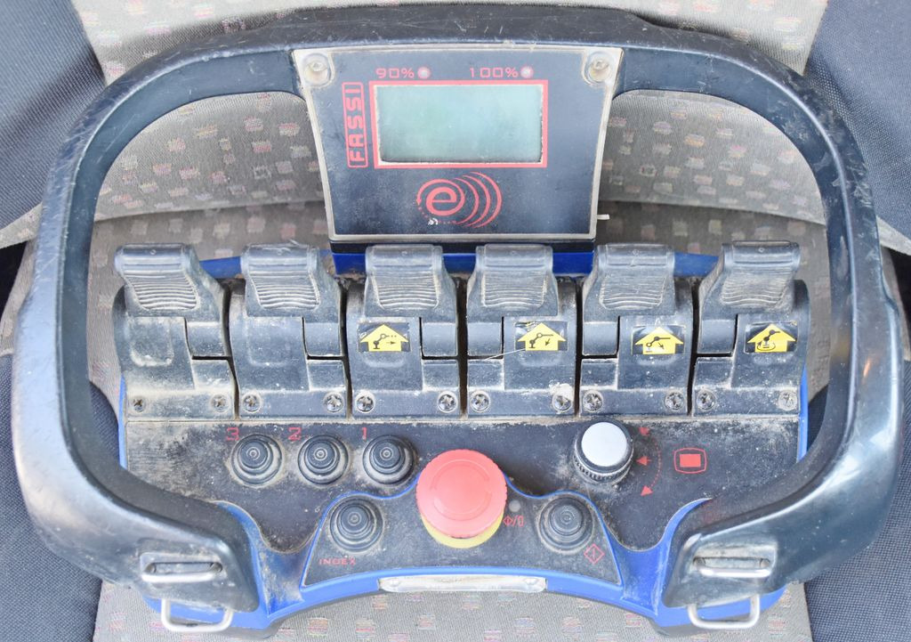 Автоманипулятор, Самосвал Renault MIDLUM 300 DXI * FASSI F105A.0.21 + PILOT* TOP: фото 13