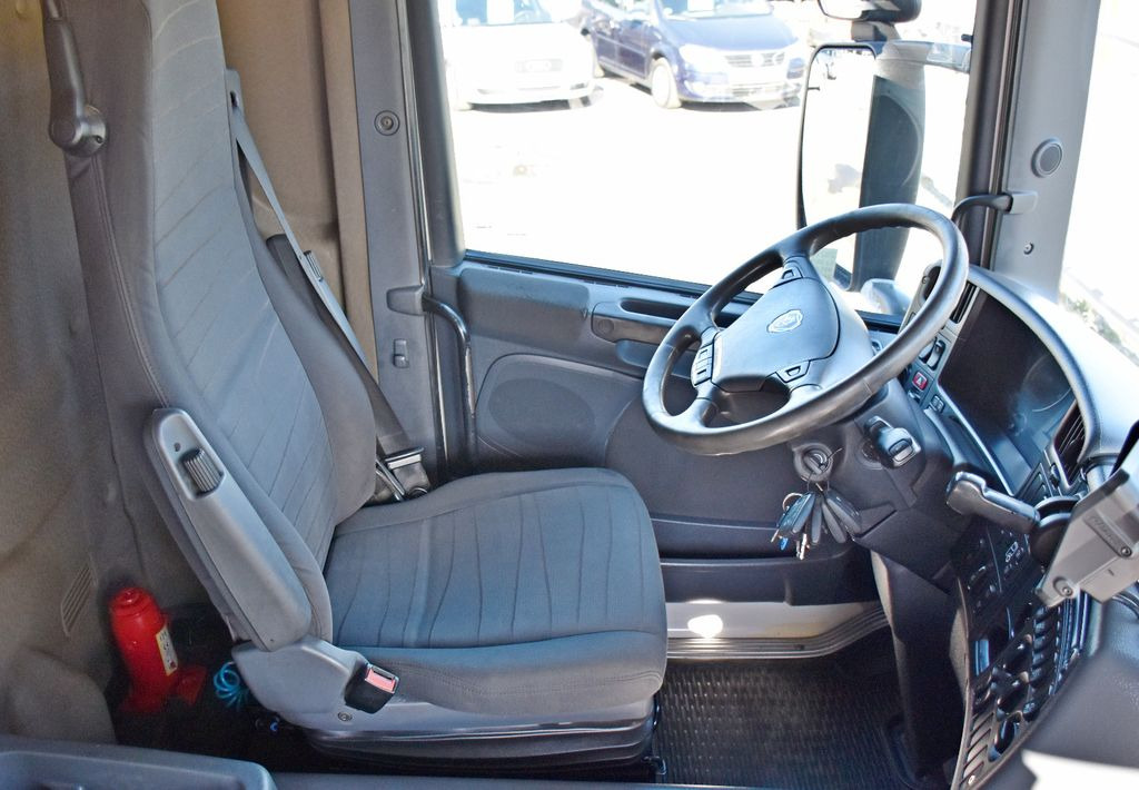 Фото интерьера 1: Крюковой мультилифт Scania G 440 * Abrollkipper * EPSILON M120Z95TR* TOP Scania G 440 * Abrollkipper * EPSILON M120Z95TR* TOP