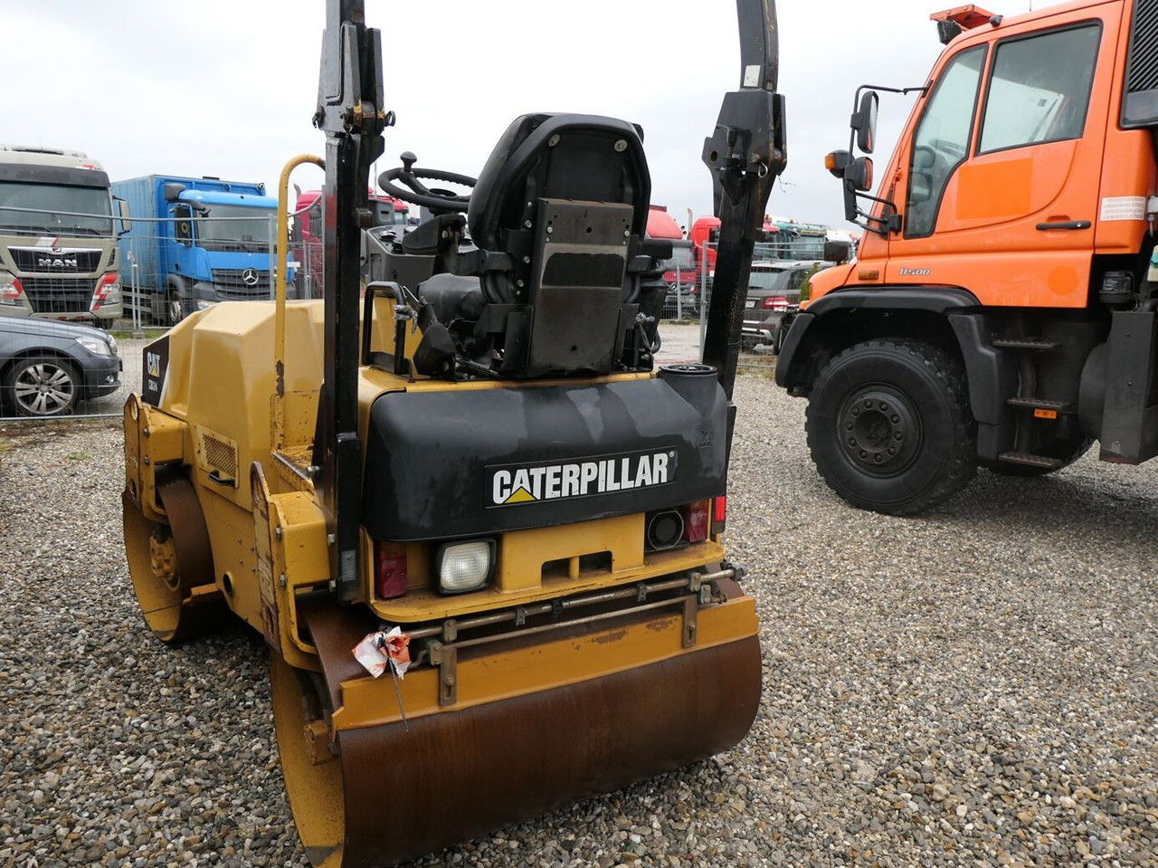 Caterpillar CB24 XT - Дорожный каток: фото 3 Caterpillar CB24 XT - Дорожный каток: фото 3