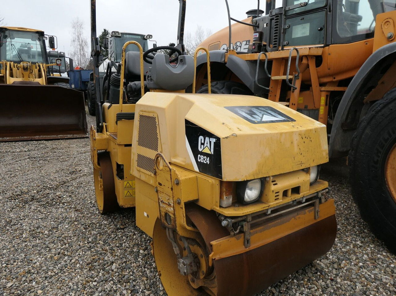 Caterpillar CB24 XT - Дорожный каток: фото 2 Caterpillar CB24 XT - Дорожный каток: фото 2