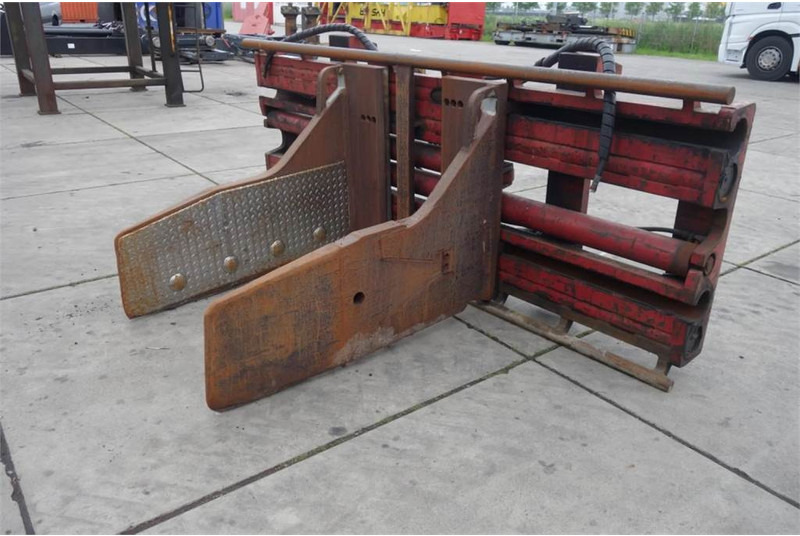 BOLZONI AURAMO P-1000LSE Bale Clamp - Навесное оборудование для Погрузочно-разгрузочной техники: фото 2 BOLZONI AURAMO P-1000LSE Bale Clamp - Навесное оборудование для Погрузочно-разгрузочной техники: фото 2