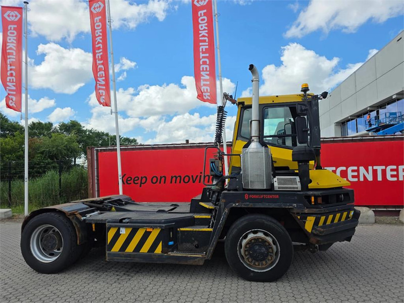 Terberg RT222 4x4 - Терминальный тягач: фото 3 Terberg RT222 4x4 - Терминальный тягач: фото 3