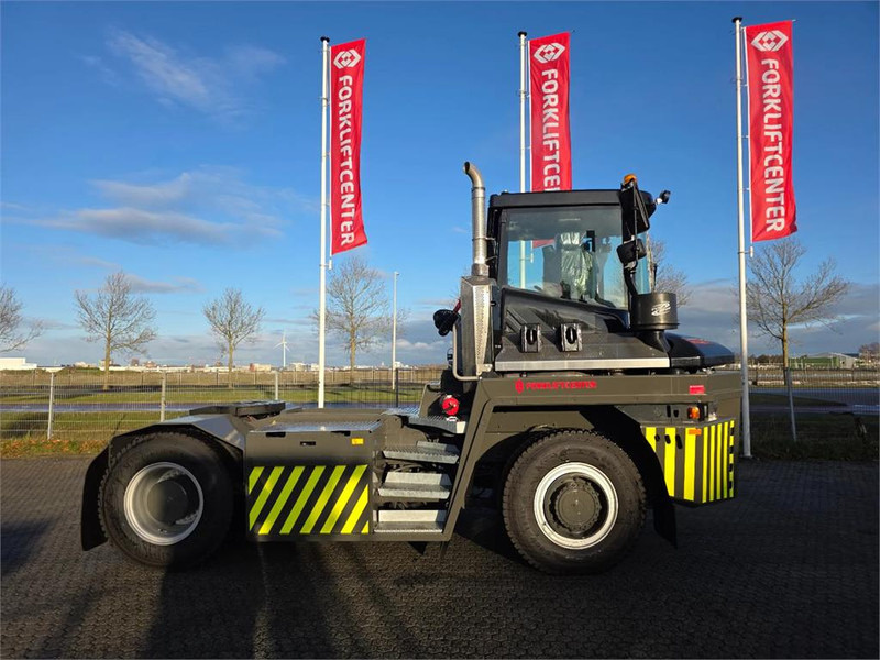 Terberg RT403 4x4 - Терминальный тягач: фото 3 Terberg RT403 4x4 - Терминальный тягач: фото 3