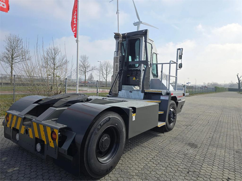 Terberg YT220 - Терминальный тягач: фото 5 Terberg YT220 - Терминальный тягач: фото 5