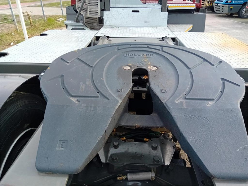 Terberg YT220 - Терминальный тягач: фото 2 Terberg YT220 - Терминальный тягач: фото 2