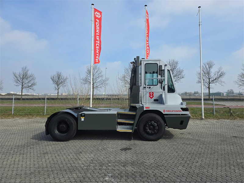 Terberg YT220 - Терминальный тягач: фото 4 Terberg YT220 - Терминальный тягач: фото 4