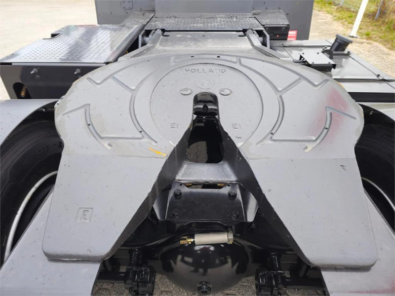 Терминальный тягач Terberg YT220: фото 9 Терминальный тягач Terberg YT220: фото 9