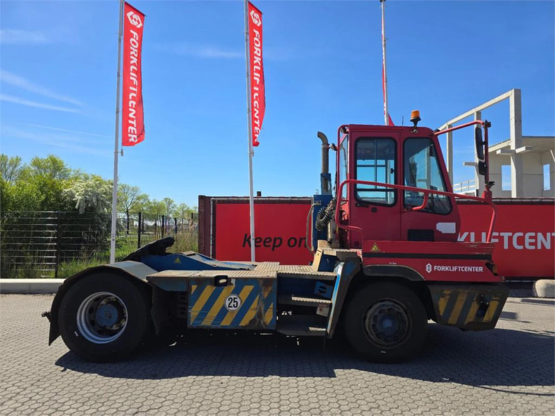 Terberg YT222 - Терминальный тягач: фото 3 Terberg YT222 - Терминальный тягач: фото 3