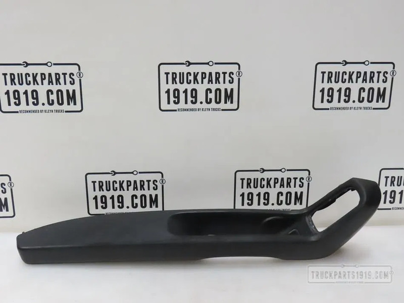 DAF 1980506 Armleuning Li. DAF - Кабина и интерьер для Грузовиков: фото 1 DAF 1980506 Armleuning Li. DAF - Кабина и интерьер для Грузовиков: фото 1