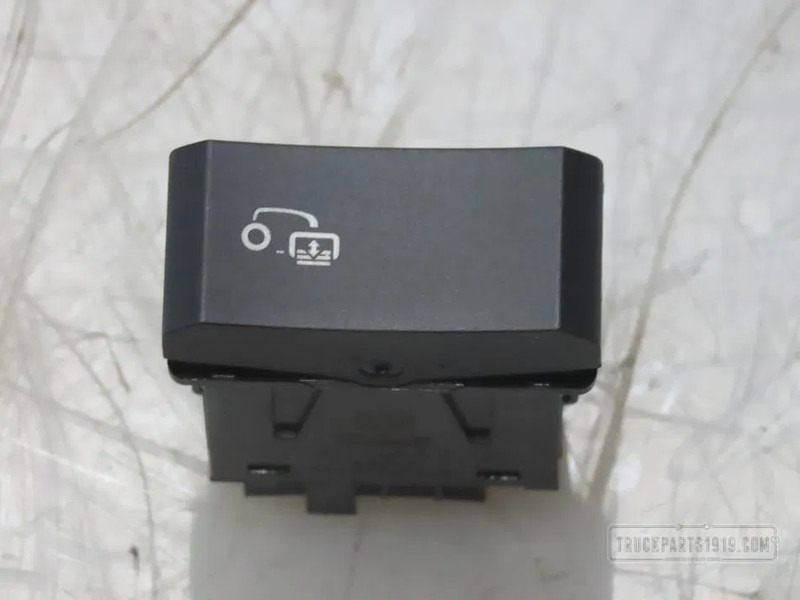 DAF 2141432 Schakelaar scherm dakluik DAF - Приборная панель для Грузовиков: фото 1 DAF 2141432 Schakelaar scherm dakluik DAF - Приборная панель для Грузовиков: фото 1