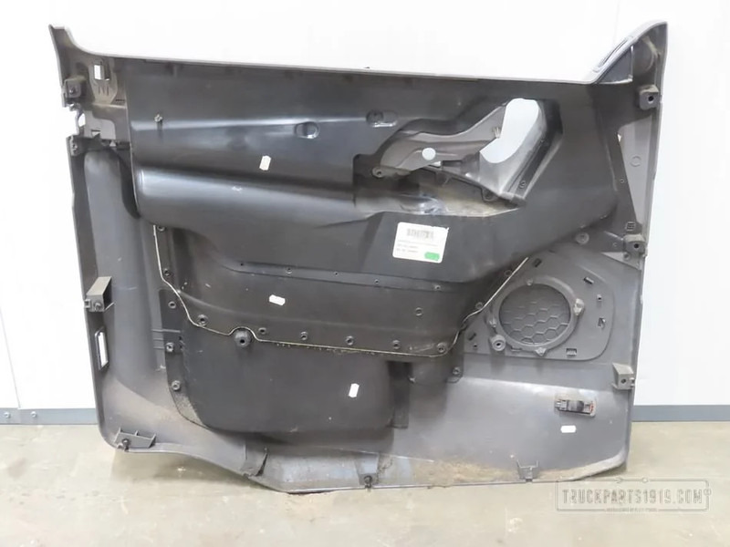 DAF Body & Chassis Parts Deurpaneel Re. DAF XF - Дверь и запчасти для Грузовиков: фото 2 DAF Body & Chassis Parts Deurpaneel Re. DAF XF - Дверь и запчасти для Грузовиков: фото 2