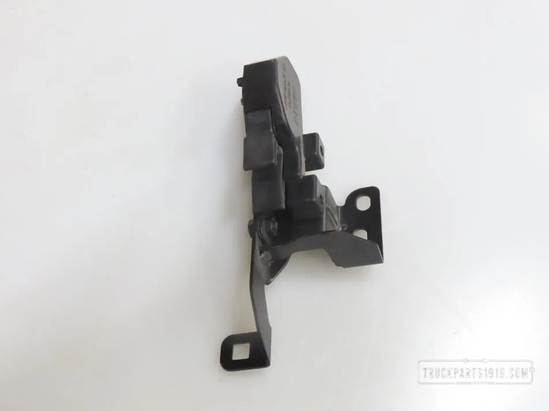 MAN 81.97116.6081 | Grille slot - Капот для Грузовиков: фото 1 MAN 81.97116.6081 | Grille slot - Капот для Грузовиков: фото 1