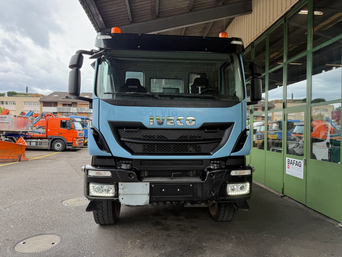 IVECO 340T45 Trakker 8x4 - Крюковой мультилифт: фото 3 IVECO 340T45 Trakker 8x4 - Крюковой мультилифт: фото 3