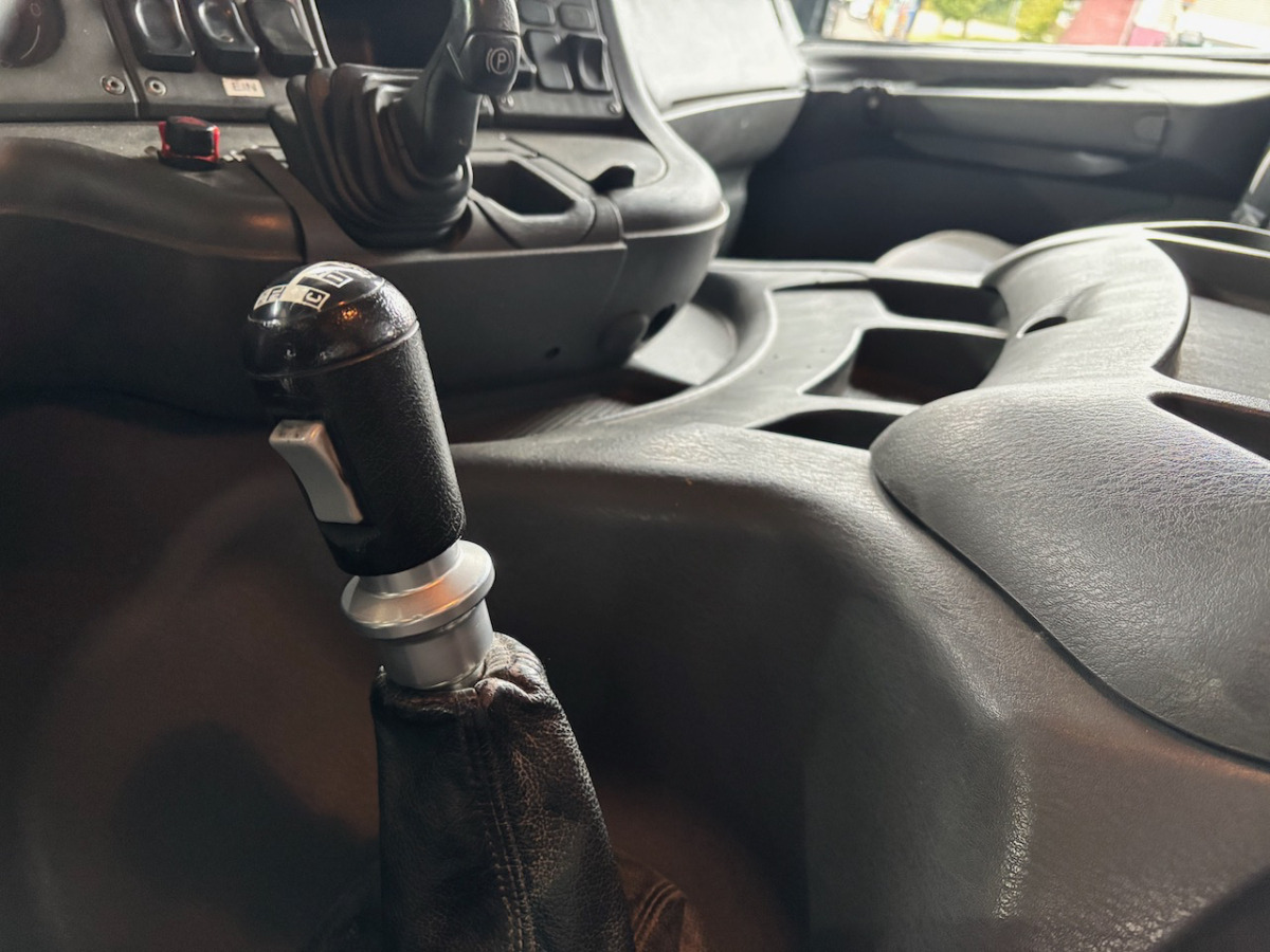 SCANIA P124CB8x4 - Автобетоносмеситель: фото 5 SCANIA P124CB8x4 - Автобетоносмеситель: фото 5