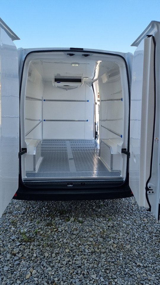 Renault Master L3H2 Tiefkühlkasten -18°C - Фургон-рефрижератор: фото 2 Renault Master L3H2 Tiefkühlkasten -18°C - Фургон-рефрижератор: фото 2