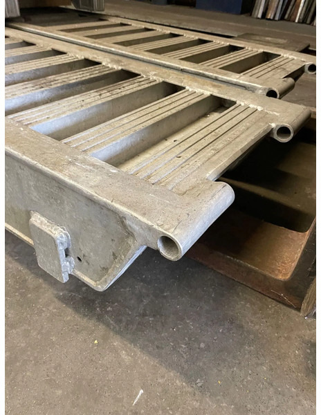 Kässbohrer Oprijplaaten - Низкорамный полуприцеп: фото 4 Kässbohrer Oprijplaaten - Низкорамный полуприцеп: фото 4