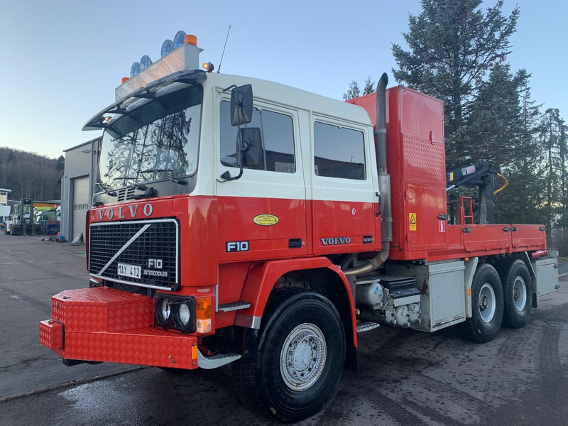 Volvo F10 6x6 with crane - Грузовик бортовой/ Платформа, Автоманипулятор: фото 1 Volvo F10 6x6 with crane - Грузовик бортовой/ Платформа, Автоманипулятор: фото 1