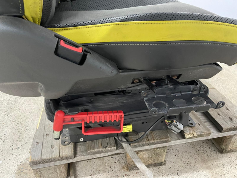 Сиденье Volvo FH4: фото 6 Сиденье Volvo FH4: фото 6