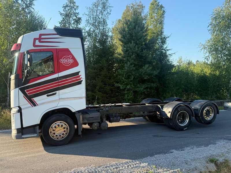 Volvo FH460 Globe 2016 - Грузовик-шасси: фото 2 Volvo FH460 Globe 2016 - Грузовик-шасси: фото 2